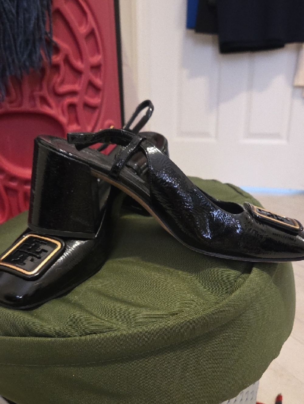 Tory Burch Black Patent Leather Slingback Heels with Gold Medallion - Picture 3 of 4